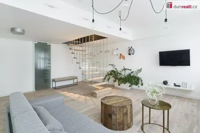 Salon; parquet, lumière naturelle, style moderne