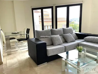 Cuisine; électroménager, parquet, lumière naturelle, style moderne