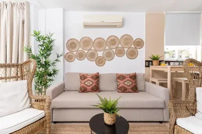 Küche; küchengeräte, holzboden, tageslicht, moderner stil