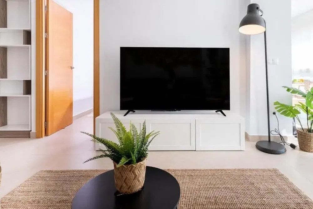 Küche; küchengeräte, holzboden, tageslicht, moderner stil