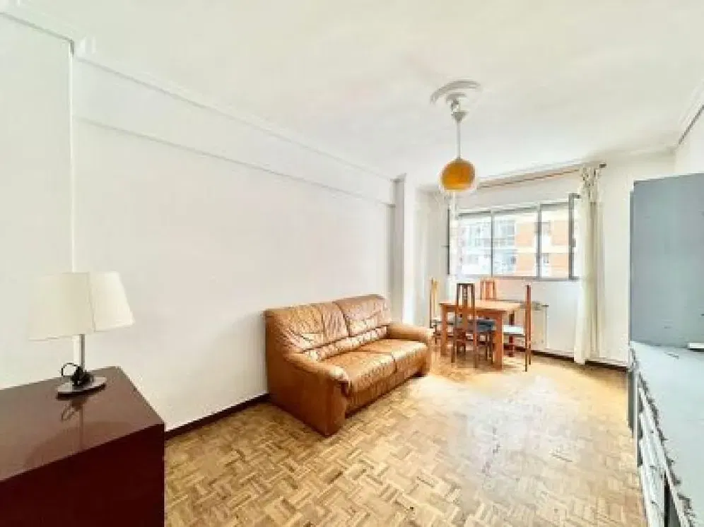 Küche; küchengeräte, holzboden, tageslicht, moderner stil