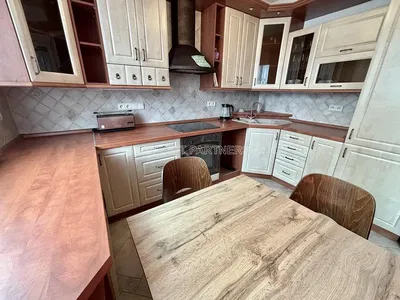 Cuisine; électroménager, parquet, lumière naturelle, style moderne