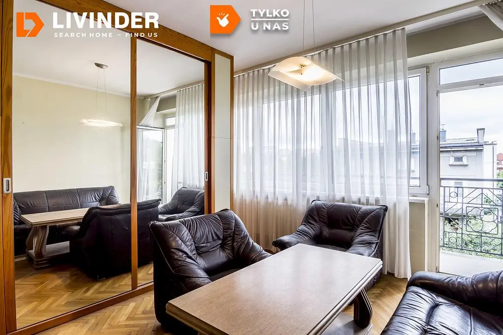 Wohnzimmer; holzboden, tageslicht, moderner stil