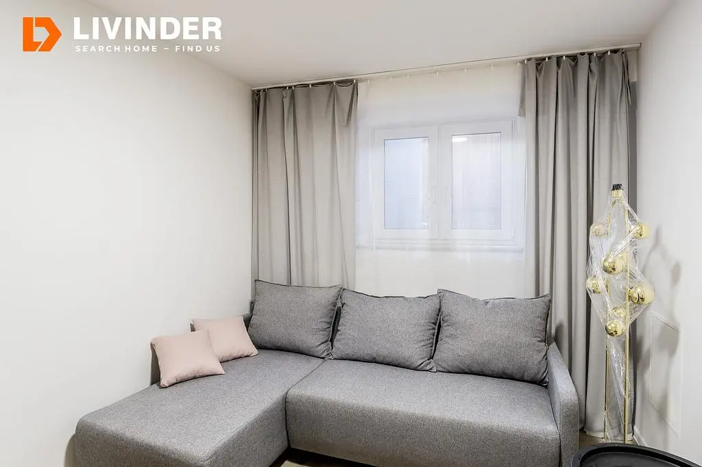 Küche; küchengeräte, holzboden, tageslicht, moderner stil