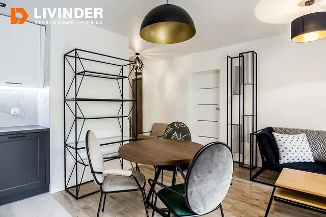 Küche; küchengeräte, holzboden, tageslicht, moderner stil