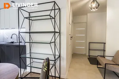 Küche; küchengeräte, holzboden, tageslicht, moderner stil