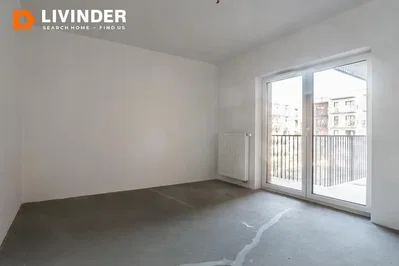 Woonkamer; houten vloer, natuurlijk licht, moderne stijl