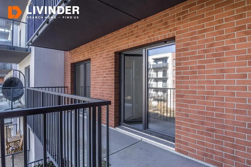 Küche; küchengeräte, holzboden, tageslicht, moderner stil