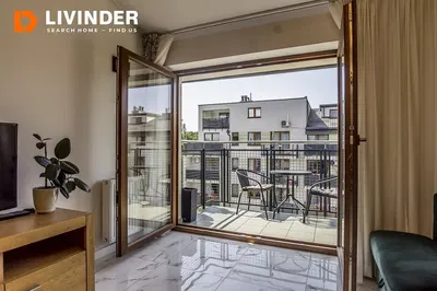 Dnevni boravak; drveni pod, prirodna svjetlost, moderan stil