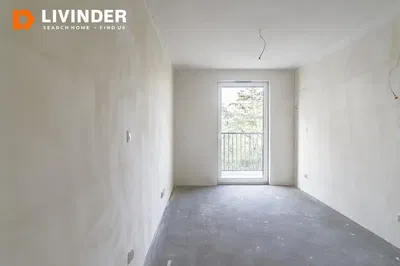 Dnevni boravak; drveni pod, prirodna svjetlost, moderan stil