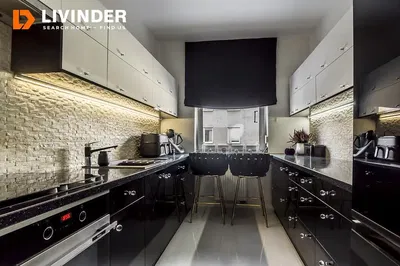 Kuhinja; kućanski aparati, pločice, prirodna svjetlost, moderan stil