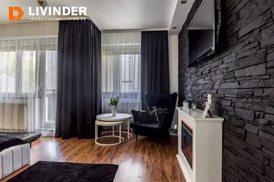 Kuhinja; kućanski aparati, drveni pod, prirodna svjetlost, moderan stil