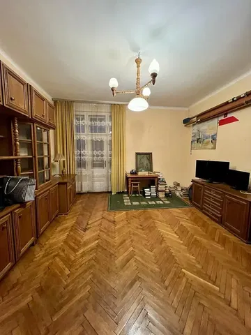 Kuchnia; sprzęt kuchenny, podłoga drewniana, światło dzienne, styl nowoczesny