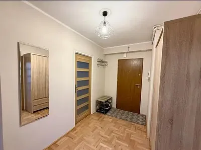 Küche; küchengeräte, holzboden, tageslicht, moderner stil