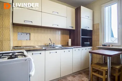 Cozinha; eletrodomésticos, chão de madeira, luz natural, estilo moderno