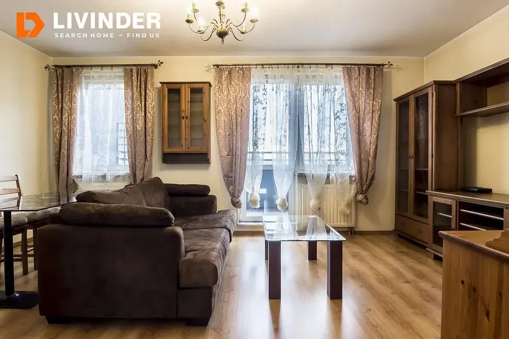 Cuisine; électroménager, parquet, lumière naturelle, style moderne