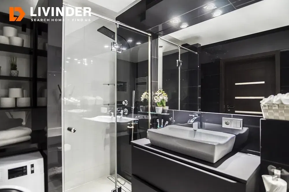 Kuchyně; kuchyňské spotřebiče, dřevěná podlaha, přirozené světlo, moderní styl