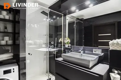 Kuchyně; kuchyňské spotřebiče, dřevěná podlaha, přirozené světlo, moderní styl