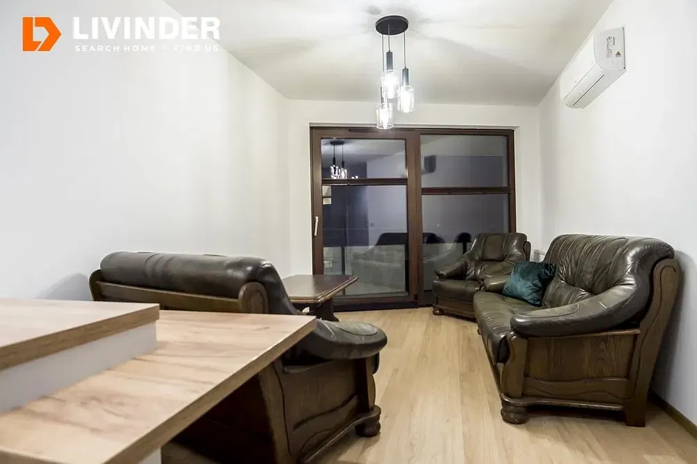 Küche; küchengeräte, holzboden, tageslicht, moderner stil