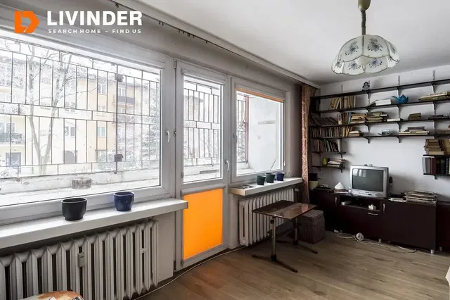 Kuchnia; sprzęt kuchenny, podłoga drewniana, światło dzienne, styl nowoczesny