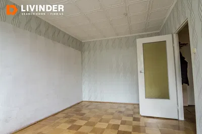 Kuchnia; sprzęt kuchenny, podłoga drewniana, światło dzienne, styl nowoczesny