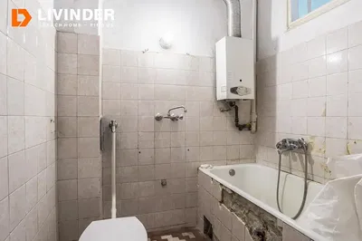 Cozinha; eletrodomésticos, chão de madeira, luz natural, estilo moderno