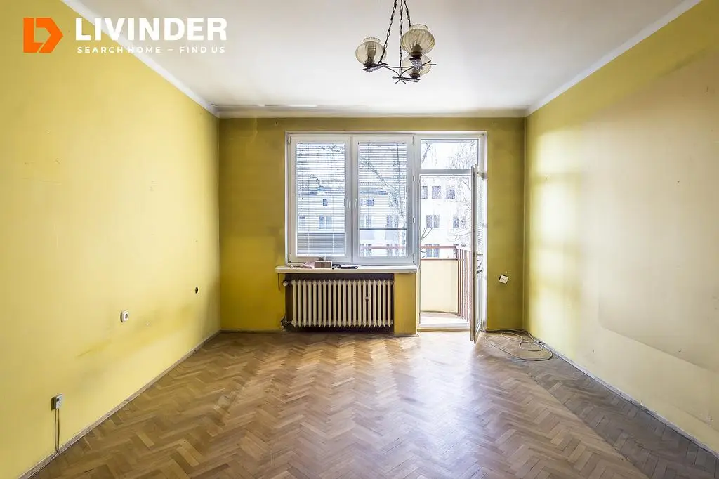 Cozinha; eletrodomésticos, chão de madeira, luz natural, estilo moderno