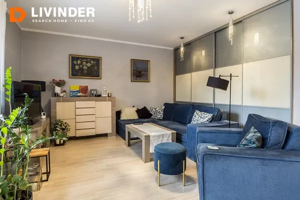 Salon; podłoga drewniana, światło dzienne, styl nowoczesny