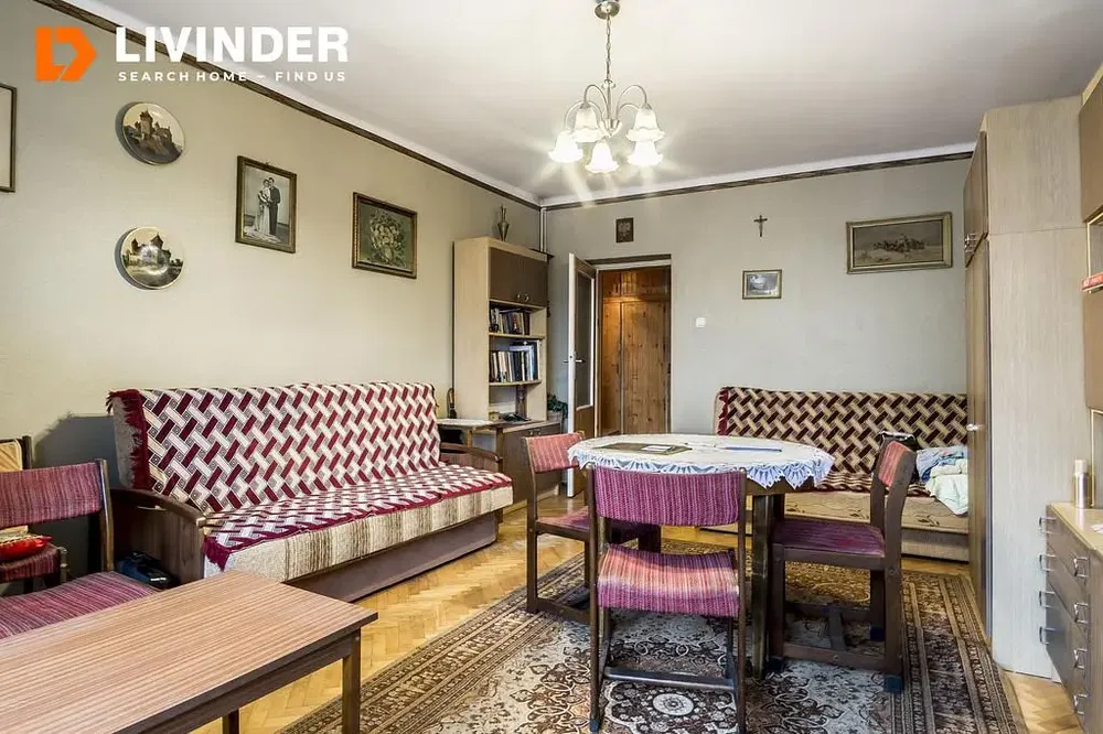 Cozinha; eletrodomésticos, chão de madeira, luz natural, estilo moderno