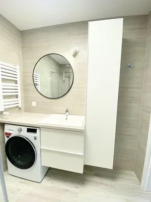 Cozinha; eletrodomésticos, chão de madeira, luz natural, estilo moderno