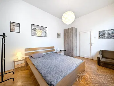 Salon; parquet, lumière naturelle, style moderne