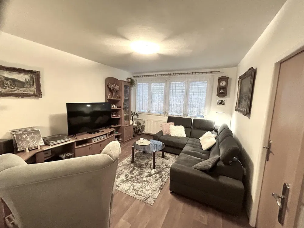 Кухня; кухненски уреди, плочки, естествена светлина, модерен стил