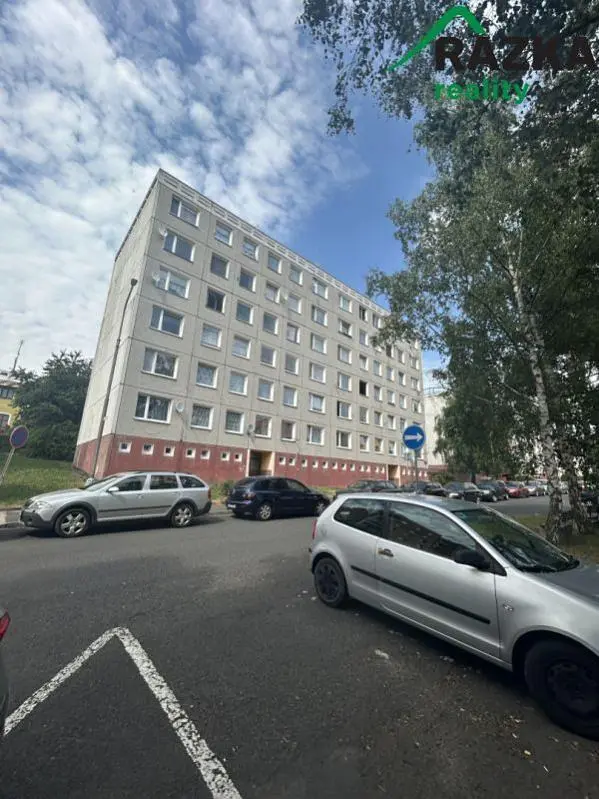 Salon; parquet, lumière naturelle, style moderne