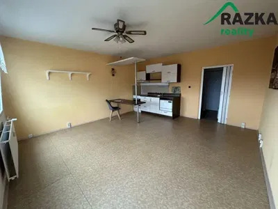 Salon; parquet, lumière naturelle, style moderne