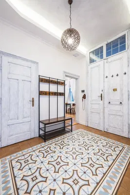 Дневна соба; дрвени под, природно светло, модерни стил, високи плафони