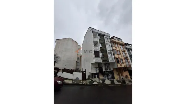 Дневна соба; дрвени под, природно светло, модерни стил