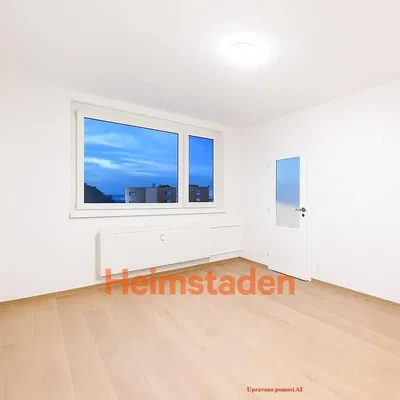 Cuisine; électroménager, parquet, lumière naturelle, style moderne