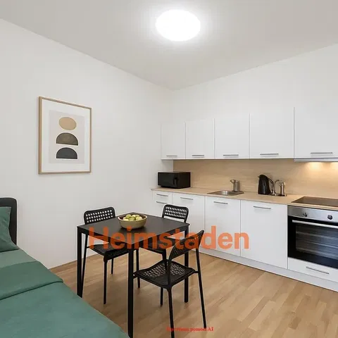 Кухня; кухненски уреди, дървен под, естествена светлина, модерен стил