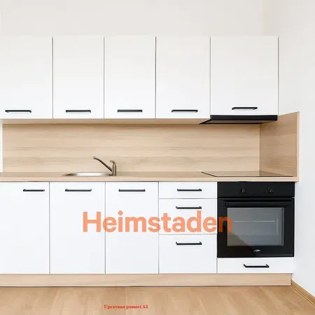 Кухиња; кухињски апарати, дрвени под, природно светло, модерни стил