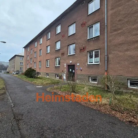 Cuisine; électroménager, parquet, lumière naturelle, style moderne