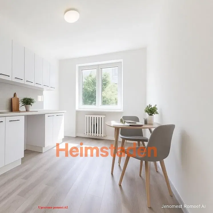 Obývačka; drevená podlaha, prirodzené svetlo, moderný štýl