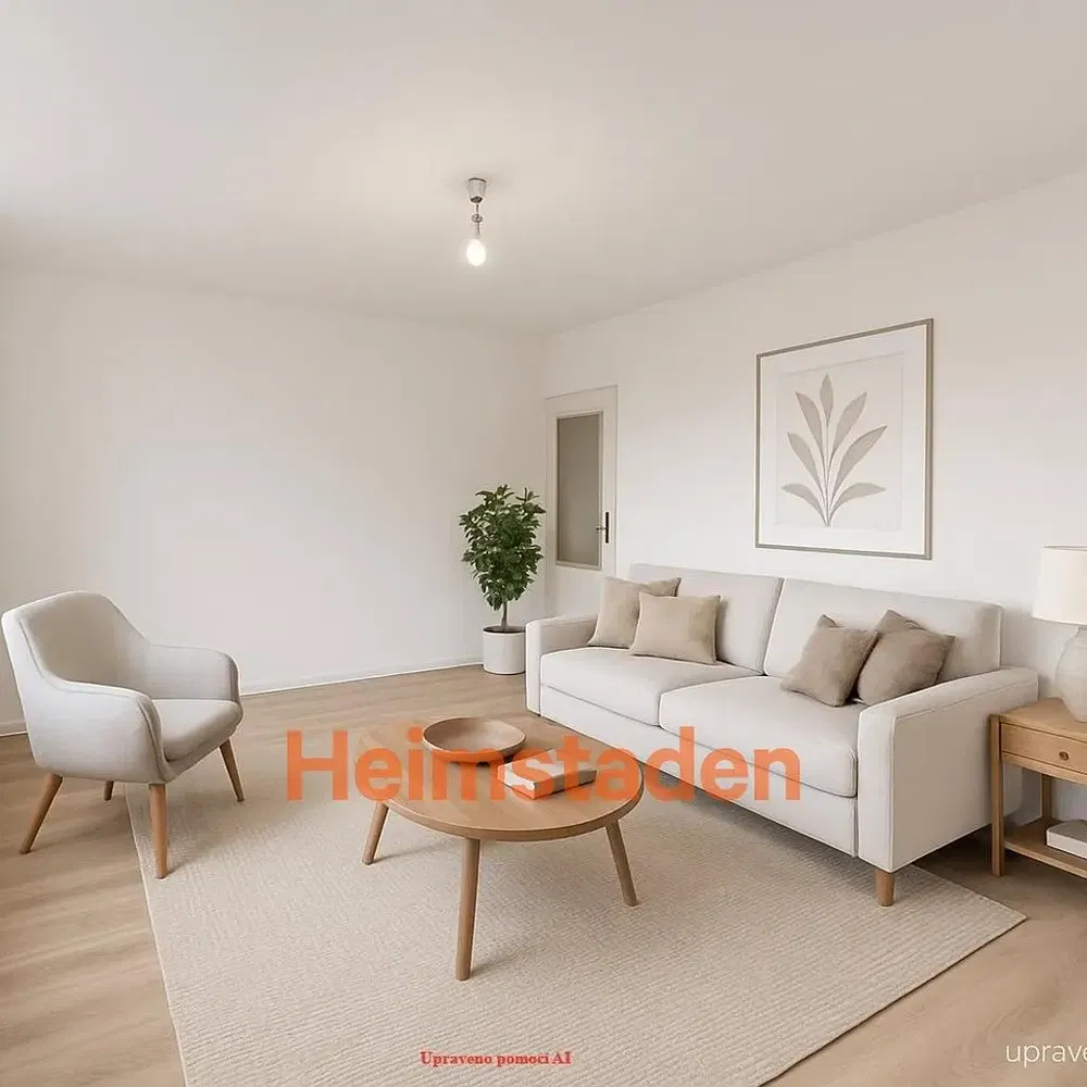 Kuchyňa; kuchynské spotrebiče, drevená podlaha, prirodzené svetlo, moderný štýl