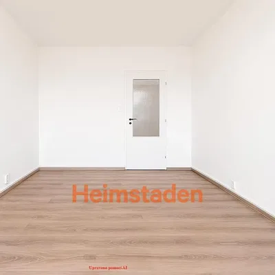 Kuchyňa; kuchynské spotrebiče, drevená podlaha, prirodzené svetlo, moderný štýl