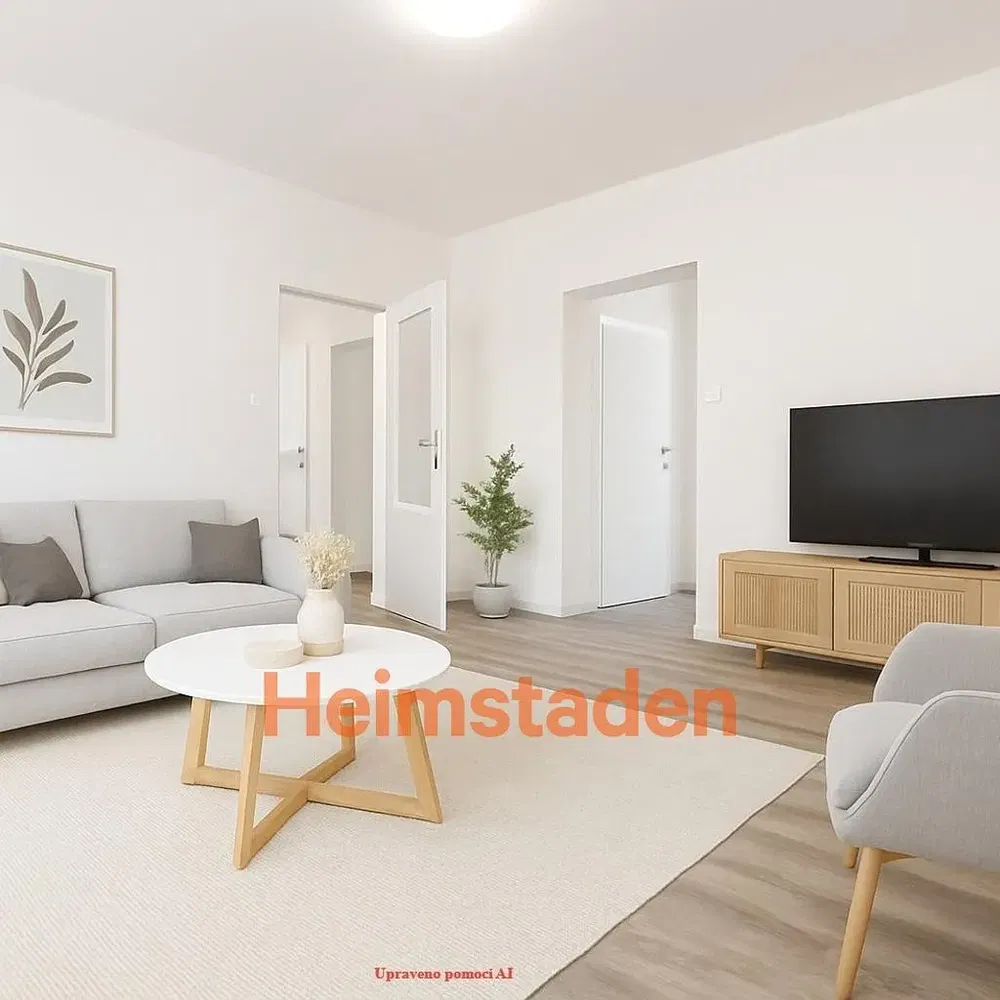 Woonkamer; houten vloer, natuurlijk licht, moderne stijl