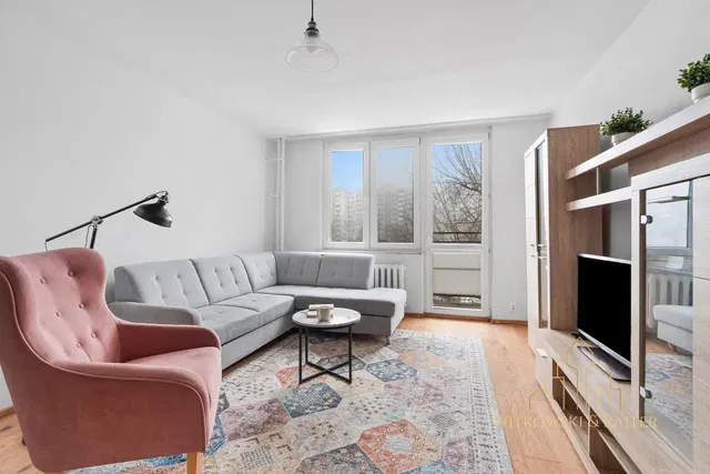 Küche; küchengeräte, holzboden, tageslicht, moderner stil