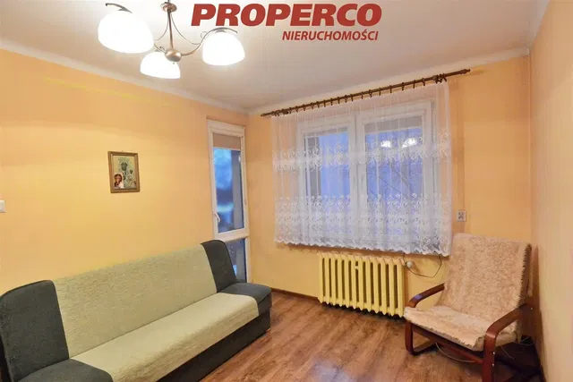 Κουζίνα; συσκευές κουζίνας, ξύλινο πάτωμα, φυσικό φως, μοντέρνο στυλ