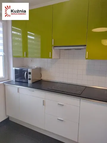 Дневна соба; дрвени под, природно светло, модерни стил