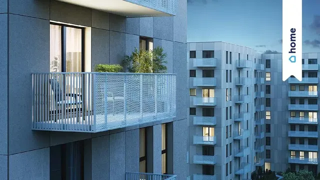 Кухиња; кухињски апарати, дрвени под, природно светло, модерни стил