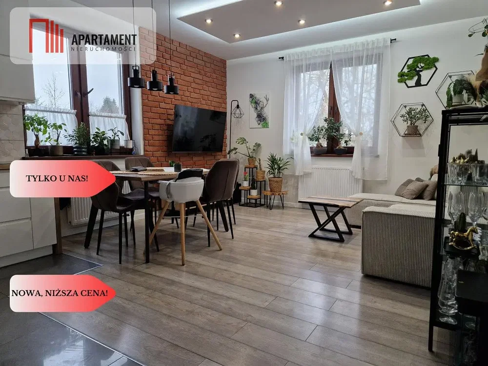 Mutfak; mutfak aletleri, ahşap zemin, doğal ışık, modern stil