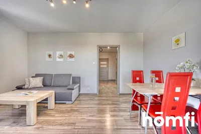 Cuisine; électroménager, parquet, lumière naturelle, style moderne